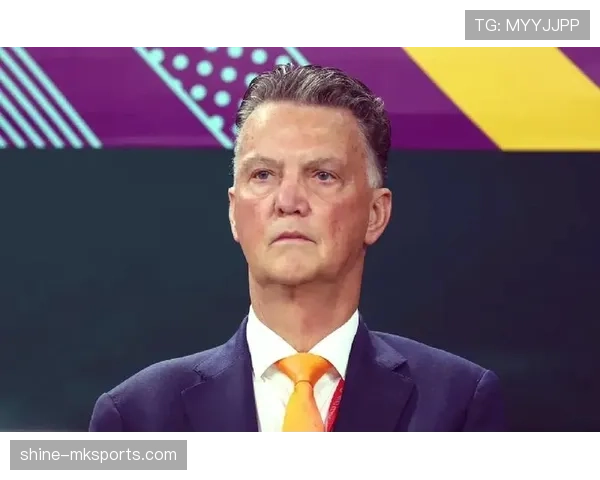 范加尔战术革新持续重塑现代足球格局,引领未来战术新趋势 范加尔战术革新持续重塑现代足球格局,引领未来战术新趋势