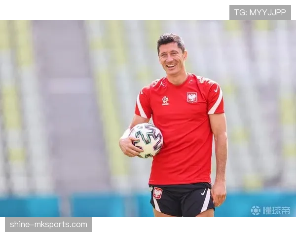 莱万带队能力不足?关键战领导力与体系适配分析 莱万带队能力不足?关键战领导力与体系适配分析